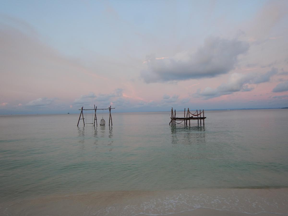 Driftwood Hostel And Bungalows Koh Rong Sanloem Zewnętrze zdjęcie