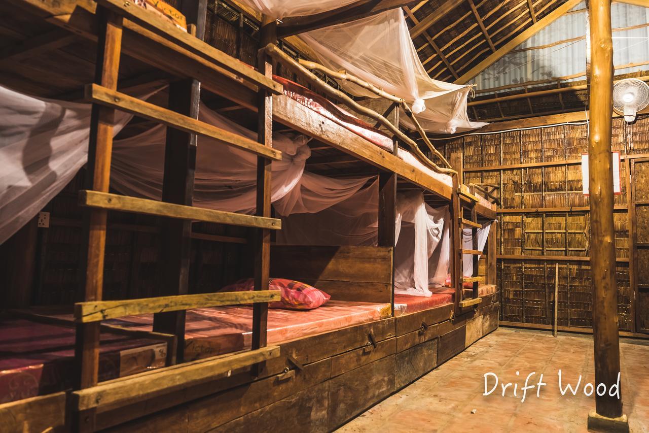Driftwood Hostel And Bungalows Koh Rong Sanloem Zewnętrze zdjęcie