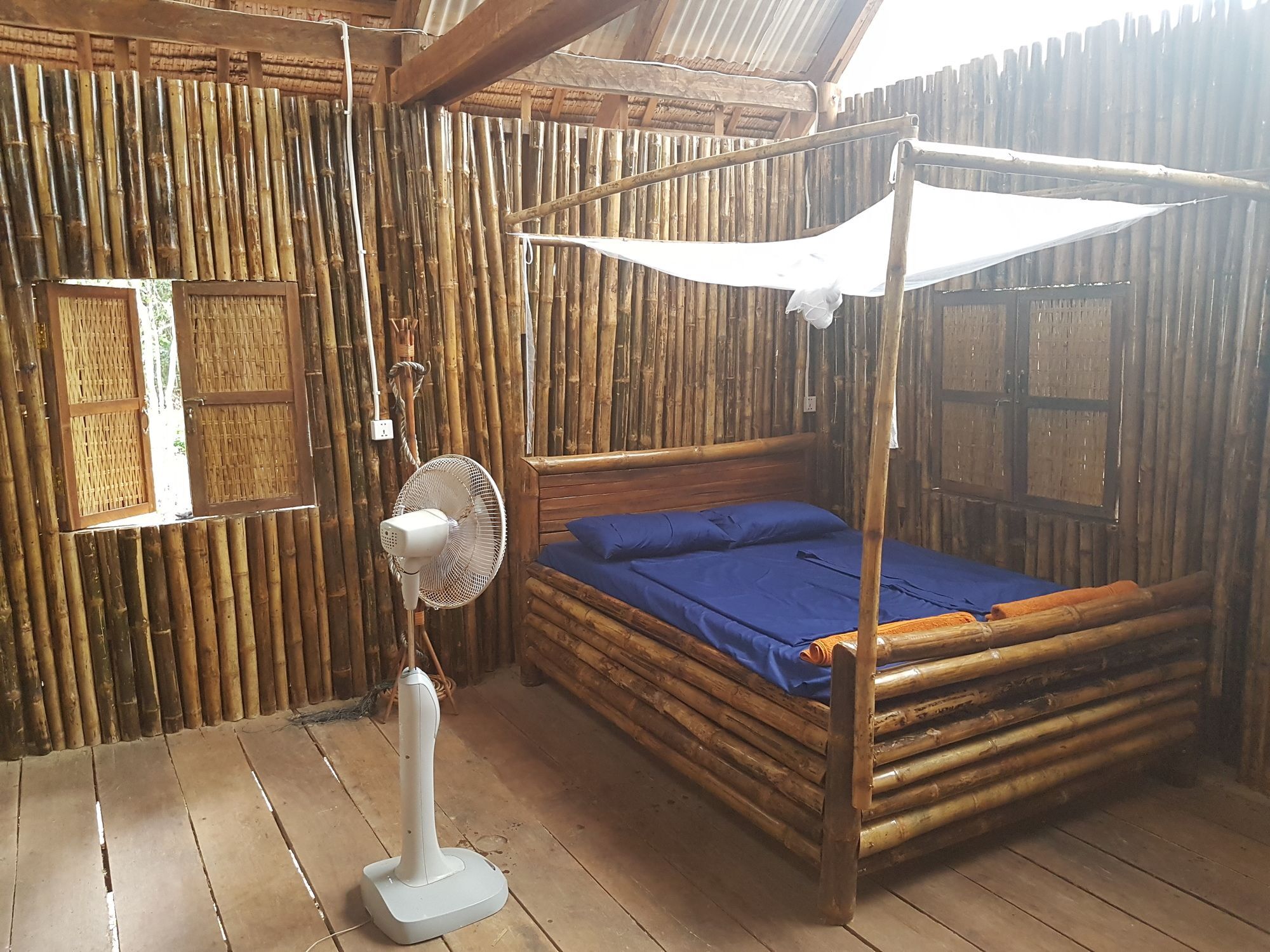 Driftwood Hostel And Bungalows Koh Rong Sanloem Zewnętrze zdjęcie